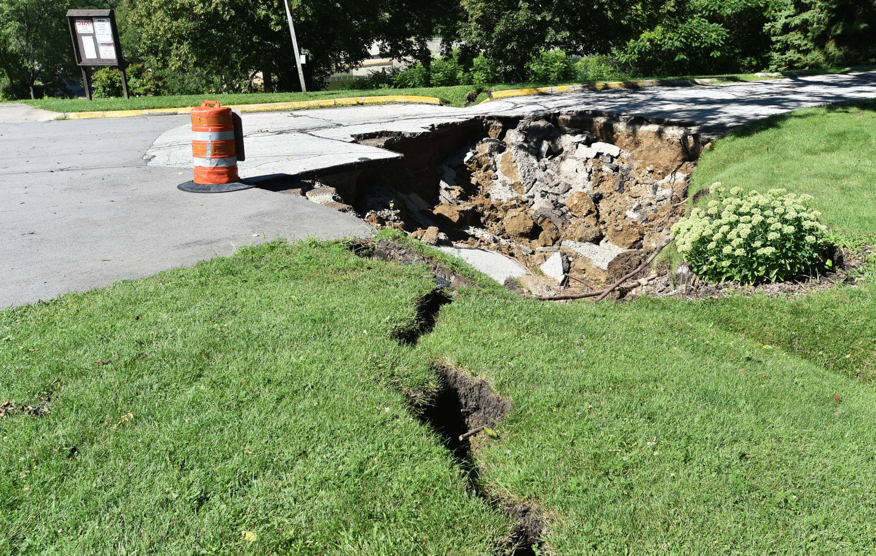 Quarry Lake Park sinkhole